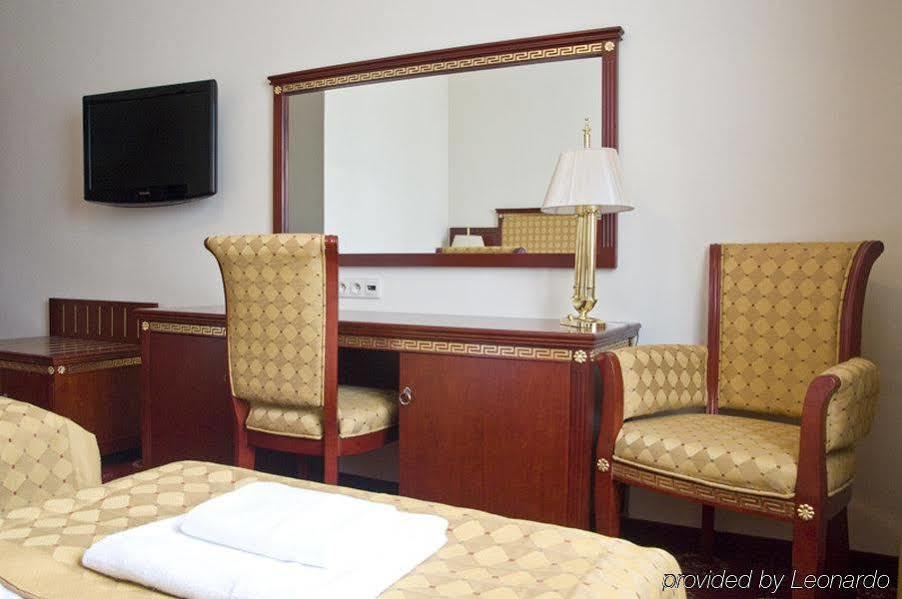 Hotel Holiday Park Varšava